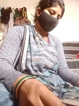 Snapshot of Aaisha_01 chatting on February 26, 2026, 4:44 am Aaisha 01 online show from February 26, 2026, 4:44 am