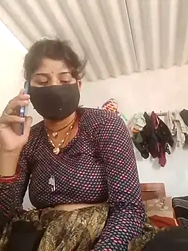 Snapshot of Aaisha_01 chatting on April 8, 2026, 10:15 am Aaisha 01 online show from April 8, 2026, 10:15 am