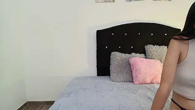 Mimi Glow online show from February 9, 2026, 6:23 pm