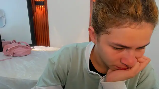 VivianOwen9 online show from February 2, 2026, 11:42 am