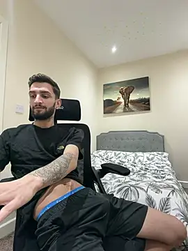 Juliann69Ramiro online show from January 15, 2026, 8:23 pm