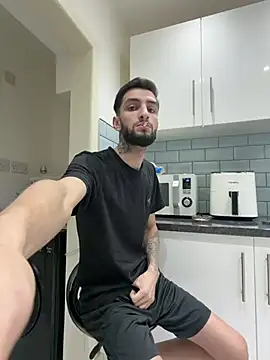 Juliann69Ramiro online show from February 23, 2026, 11:57 pm