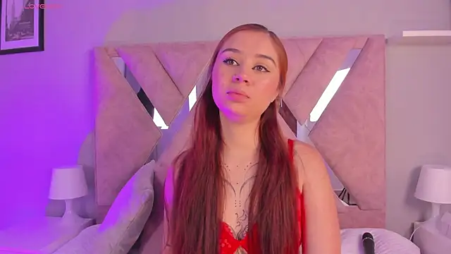 Amelia Saenz  online show from April 7, 2026, 1:44 pm