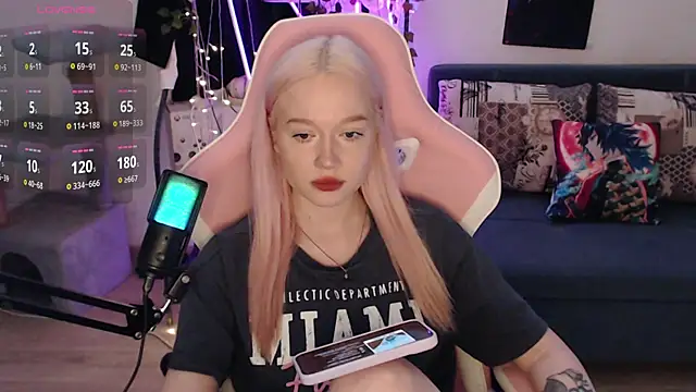 fantasy lisa online show from January 12, 2026, 2:06 am