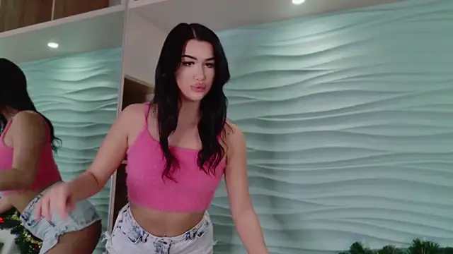 LittleMia- online show from December 20, 2025, 10:17 pm