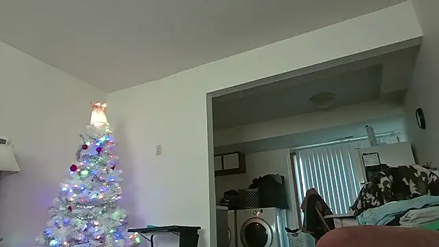 dixielover1229 online show from December 17, 2025, 3:07 pm