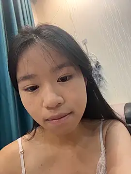 Snapshot of Kawaii-P chatting on June 18, 2026, 4:33 pm Kawaii-P online show from June 18, 2026, 4:33 pm