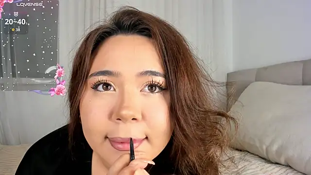 Mia Carmin online show from April 12, 2026, 10:48 pm