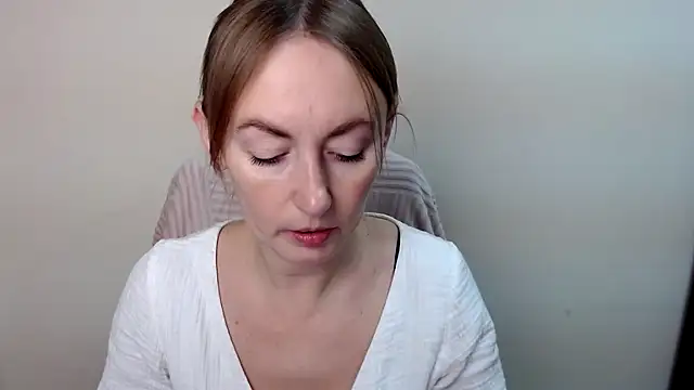 LiaSeass  online show from January 11, 2026, 12:10 pm