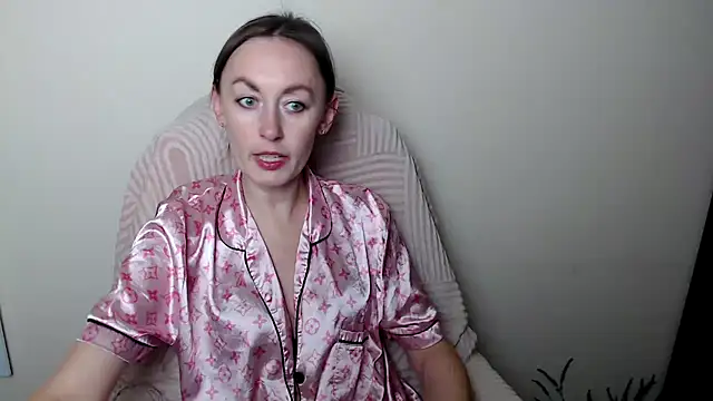 LiaSeass  online show from February 25, 2026, 12:04 pm