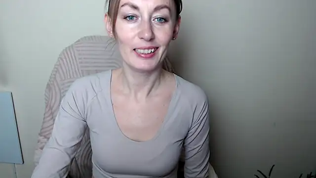 LiaSeass  online show from March 23, 2026, 12:31 pm