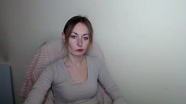 LiaSeass  online show from April 15, 2026, 12:23 pm