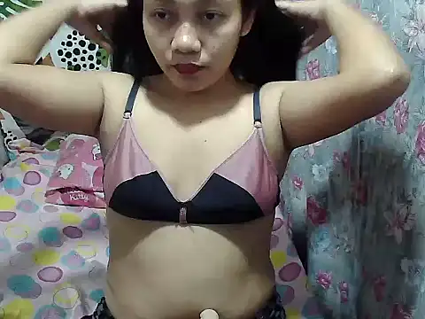 Lusty babe online show from July 18, 2026, 2:10 pm