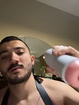 carloos593 online show from December 22, 2025, 10:12 am