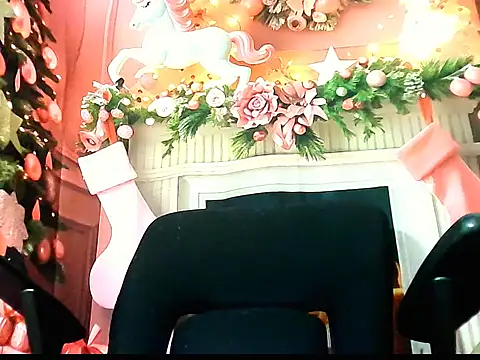 sofi sexxt online show from December 15, 2025, 4:44 pm