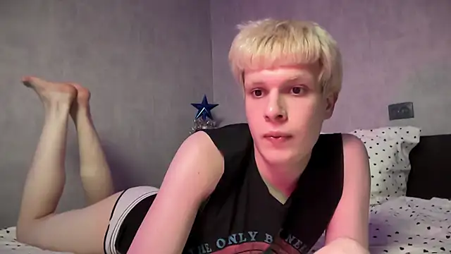 Nikikitty0 online show from January 9, 2026, 6:53 pm