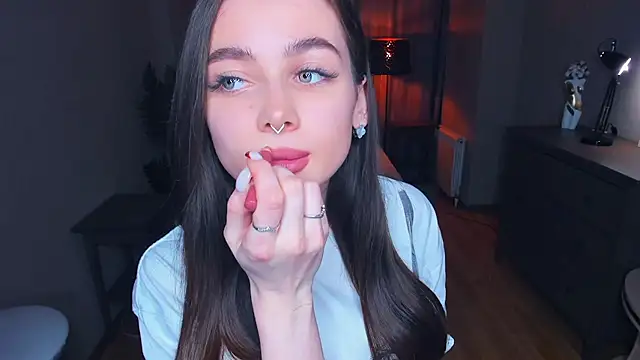 YvonneRobes online show from January 9, 2026, 7:37 pm