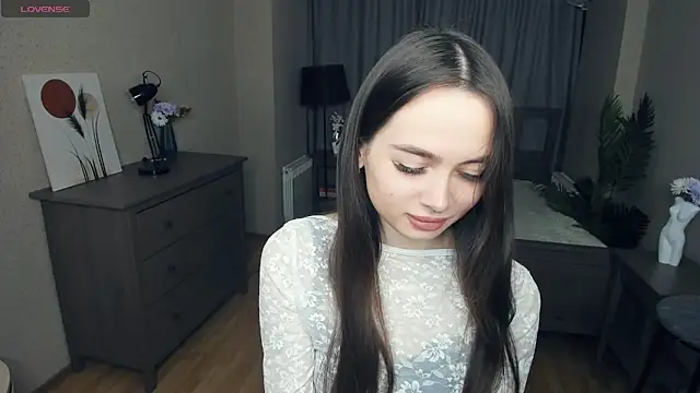 Snapshot of YvonneRobes chatting on February 13, 2026, 7:32 pm YvonneRobes online show from February 13, 2026, 7:32 pm