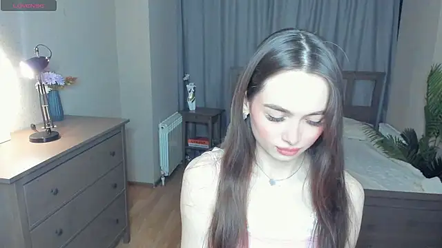 Snapshot of YvonneRobes chatting on March 5, 2026, 8:27 pm YvonneRobes online show from March 5, 2026, 8:27 pm