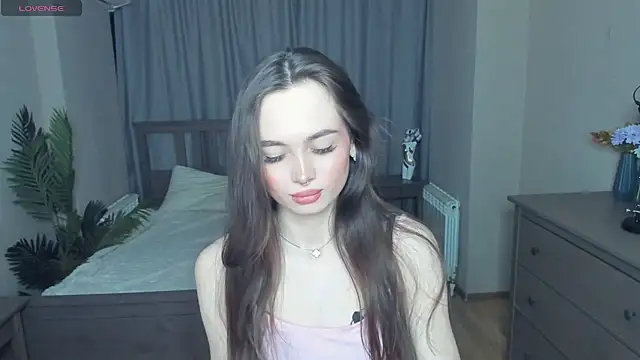 Snapshot of YvonneRobes chatting on March 7, 2026, 7:00 pm YvonneRobes online show from March 7, 2026, 7:00 pm