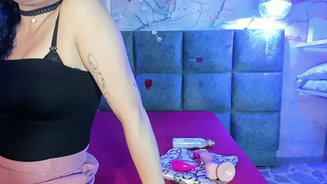 Victoria01  online show from February 17, 2026, 3:03 am