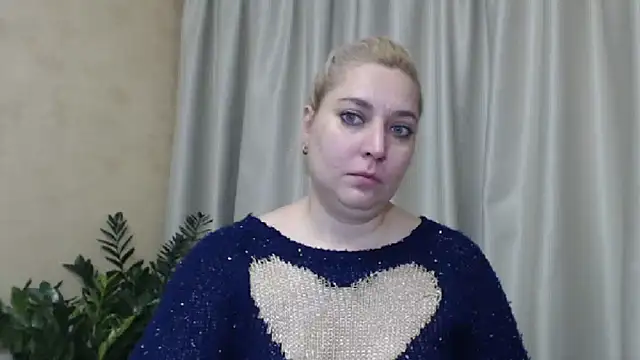 Snapshot of sweetpussy13 chatting on December 4, 2024, 7:39 am sweetpussy13 online show from December 4, 2024, 7:39 am