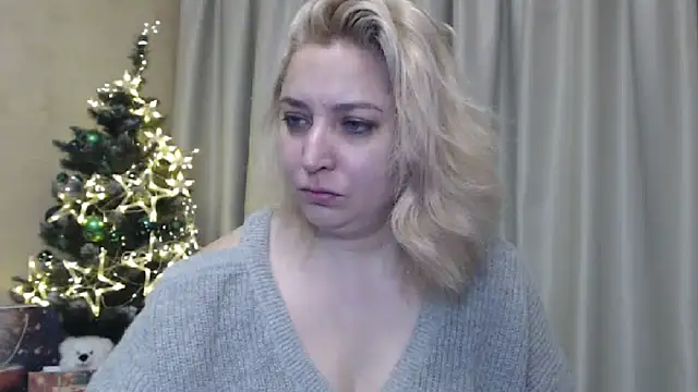 Snapshot of sweetpussy13 chatting on December 21, 2024, 4:19 am sweetpussy13 online show from December 21, 2024, 4:19 am
