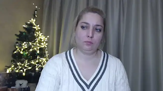 Snapshot of sweetpussy13 chatting on January 5, 2025, 10:21 am sweetpussy13 online show from January 5, 2025, 10:21 am
