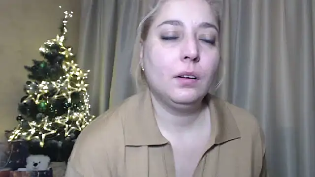Snapshot of sweetpussy13 chatting on January 9, 2025, 6:59 am sweetpussy13 online show from January 9, 2025, 6:59 am