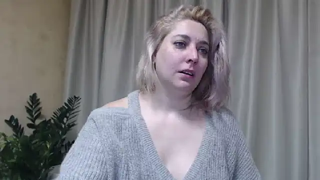 Snapshot of sweetpussy13 chatting on January 24, 2025, 7:08 am sweetpussy13 online show from January 24, 2025, 7:08 am