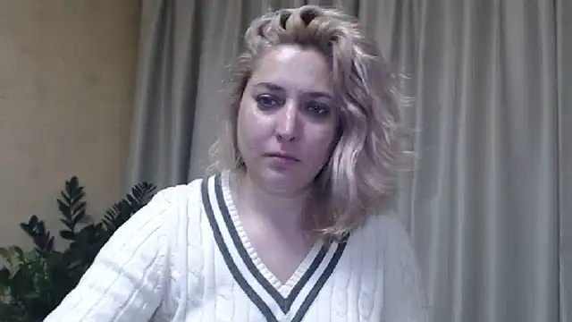 Snapshot of sweetpussy13 chatting on January 30, 2025, 9:47 am sweetpussy13 online show from January 30, 2025, 9:47 am