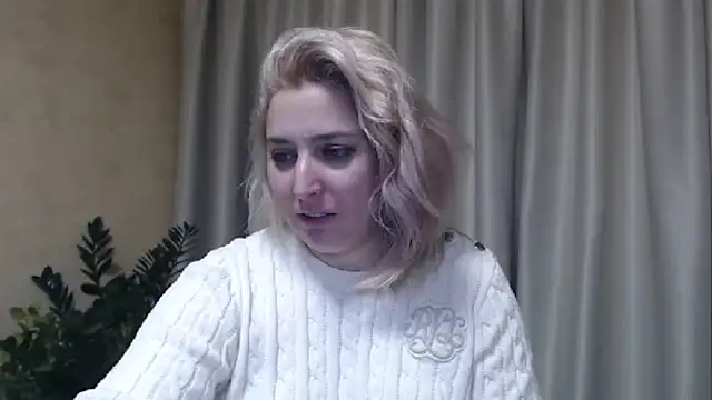 Snapshot of sweetpussy13 chatting on February 9, 2025, 9:47 am sweetpussy13 online show from February 9, 2025, 9:47 am