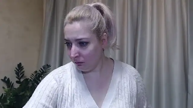 Snapshot of sweetpussy13 chatting on February 12, 2025, 7:02 am sweetpussy13 online show from February 12, 2025, 7:02 am
