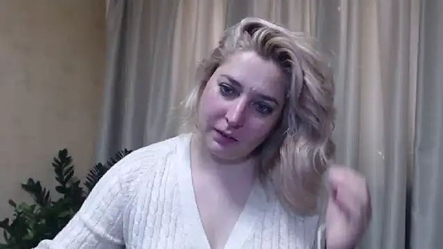 Snapshot of sweetpussy13 chatting on February 18, 2025, 7:21 am sweetpussy13 online show from February 18, 2025, 7:21 am