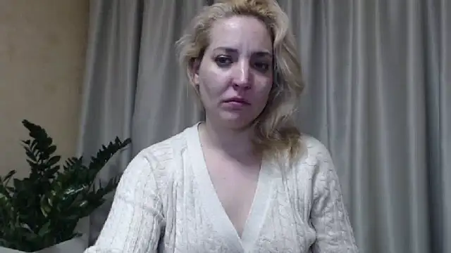 Snapshot of sweetpussy13 chatting on March 20, 2025, 8:08 pm sweetpussy13 online show from March 20, 2025, 8:08 pm