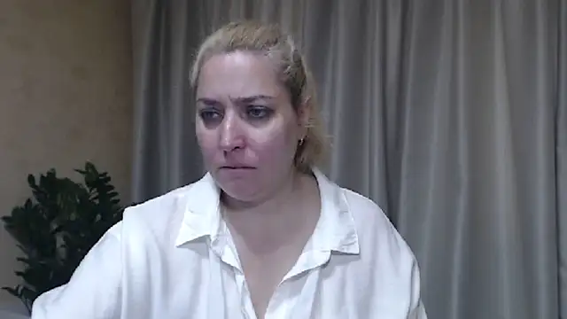 Snapshot of sweetpussy13 chatting on May 24, 2026, 5:56 am sweetpussy13 online show from May 24, 2026, 5:56 am