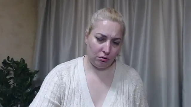 Snapshot of sweetpussy13 chatting on June 3, 2026, 5:10 am sweetpussy13 online show from June 3, 2026, 5:10 am