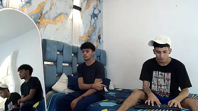 Snapshot of DIAMOND_BLACKS chatting on January 18, 2026, 8:07 am DIAMOND BLACKS online show from January 18, 2026, 8:07 am