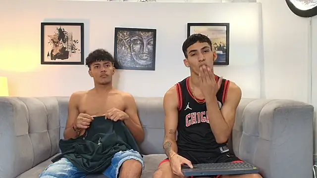 Snapshot of DIAMOND_BLACKS chatting on February 5, 2026, 7:24 am DIAMOND BLACKS online show from February 5, 2026, 7:24 am