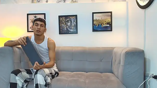 Snapshot of DIAMOND_BLACKS chatting on February 6, 2026, 7:23 am DIAMOND BLACKS online show from February 6, 2026, 7:23 am