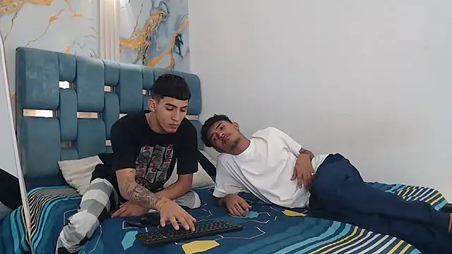 Snapshot of DIAMOND_BLACKS chatting on February 19, 2026, 7:37 am DIAMOND BLACKS online show from February 19, 2026, 7:37 am