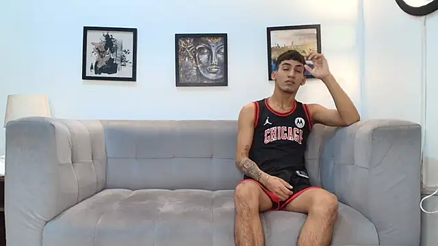 Snapshot of DIAMOND_BLACKS chatting on February 21, 2026, 7:42 am DIAMOND BLACKS online show from February 21, 2026, 7:42 am