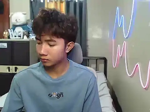 Snapshot of Ur_hottestjonny chatting on June 24, 2026, 12:20 am Ur hottestjonny online show from June 24, 2026, 12:20 am