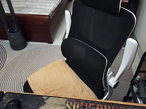 Snapshot of battman4488 chatting on February 19, 2026, 10:44 am battman4488 online show from February 19, 2026, 10:44 am