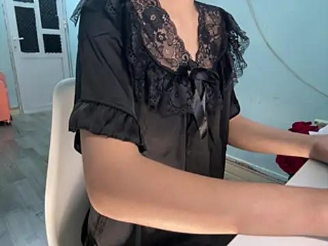Snapshot of Chichi_86 chatting on July 29, 2026, 1:31 pm Chichi 86 online show from July 29, 2026, 1:31 pm