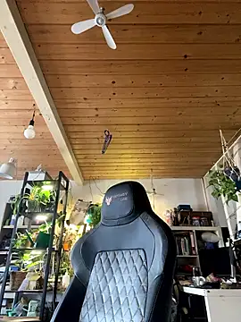 YoursxTruly online show from January 14, 2026, 10:54 am