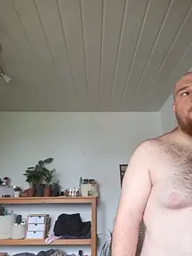 Snapshot of YoursxTruly chatting on June 8, 2026, 1:55 pm YoursxTruly online show from June 8, 2026, 1:55 pm