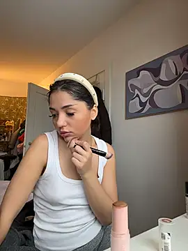 Snapshot of SilkyMira chatting on February 9, 2026, 10:19 am SilkyMira online show from February 9, 2026, 10:19 am