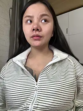 leo-kitty online show from February 15, 2026, 8:46 am