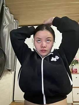 leo-kitty online show from March 3, 2026, 2:56 pm